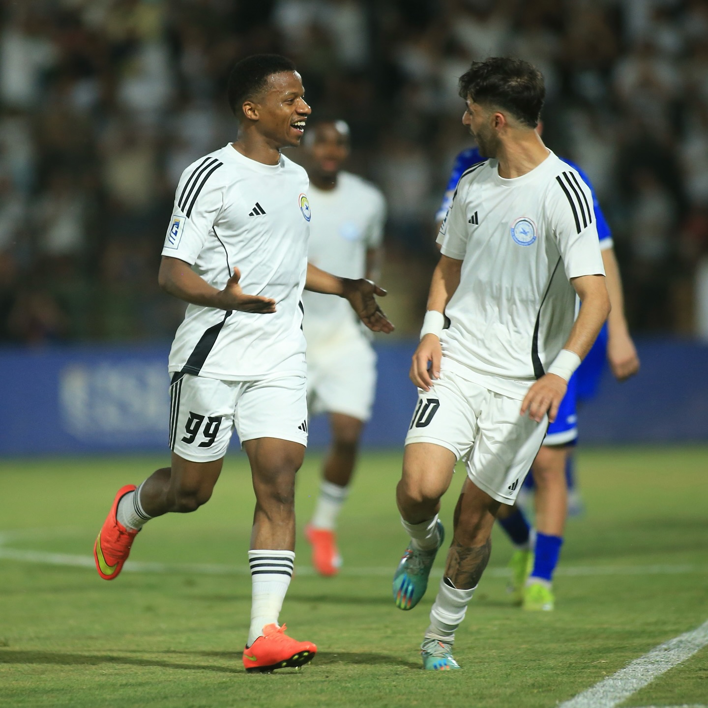 الدوري العراقي .. الصراع يشتعل بين الزوراء والشرطة