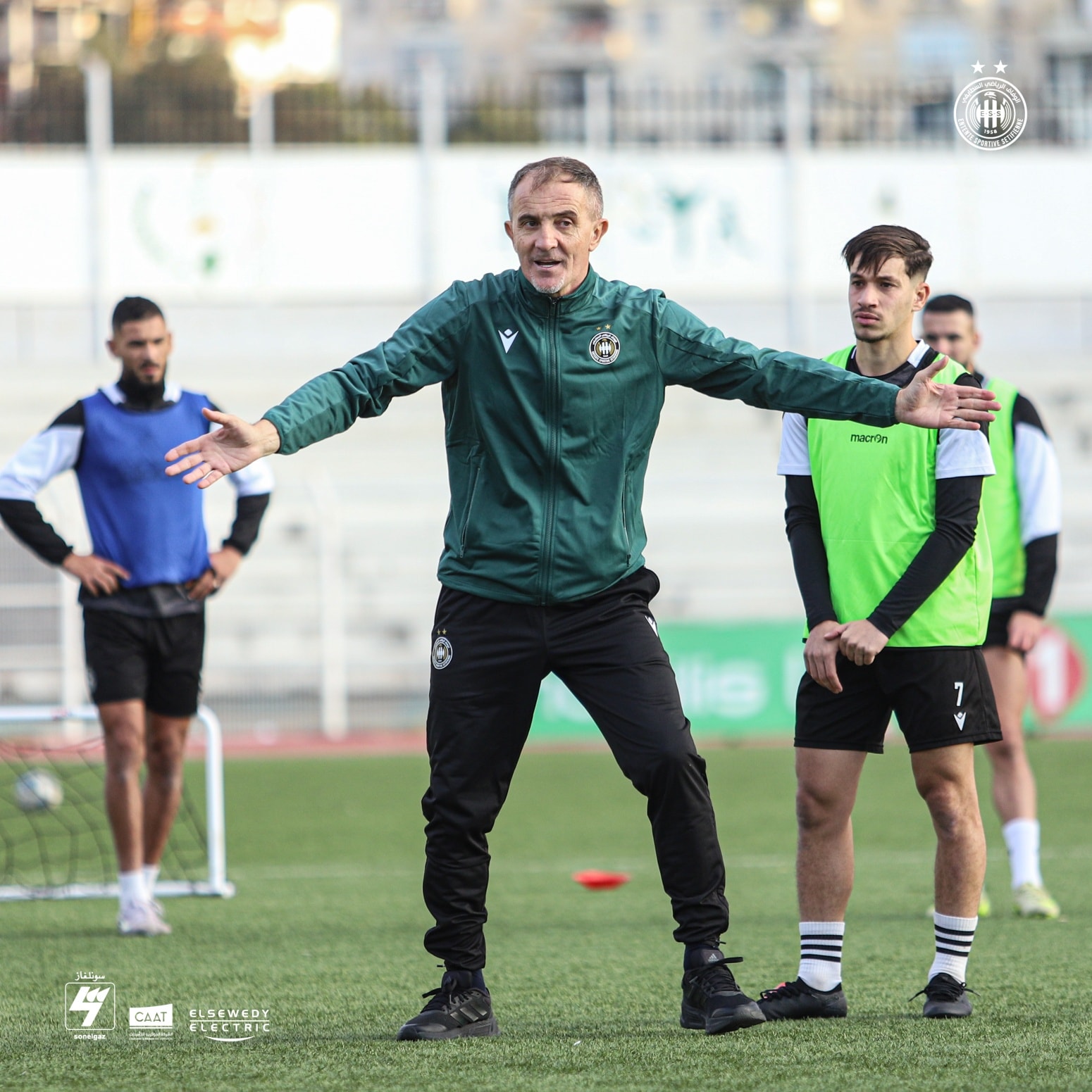 وفاق سطيف يرتاح | أول قرار لميتشو بعد التعادل .. واجتماع أعراب 