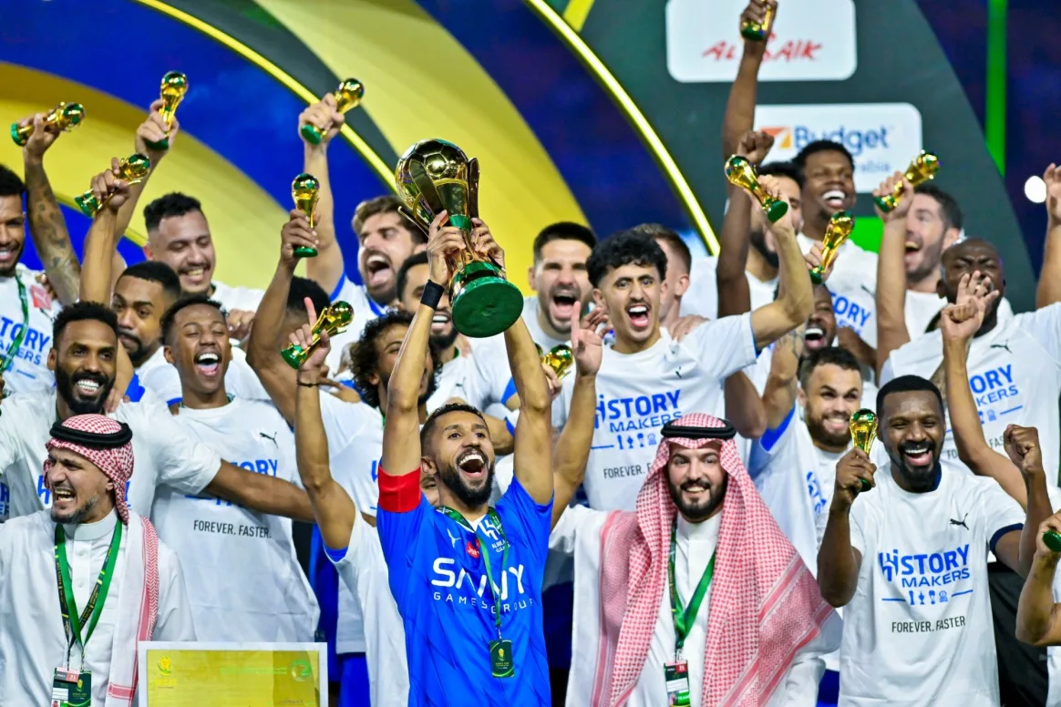 الأهلي يكثف مفاوضات كابتن الهلال .. والفرج يرد 